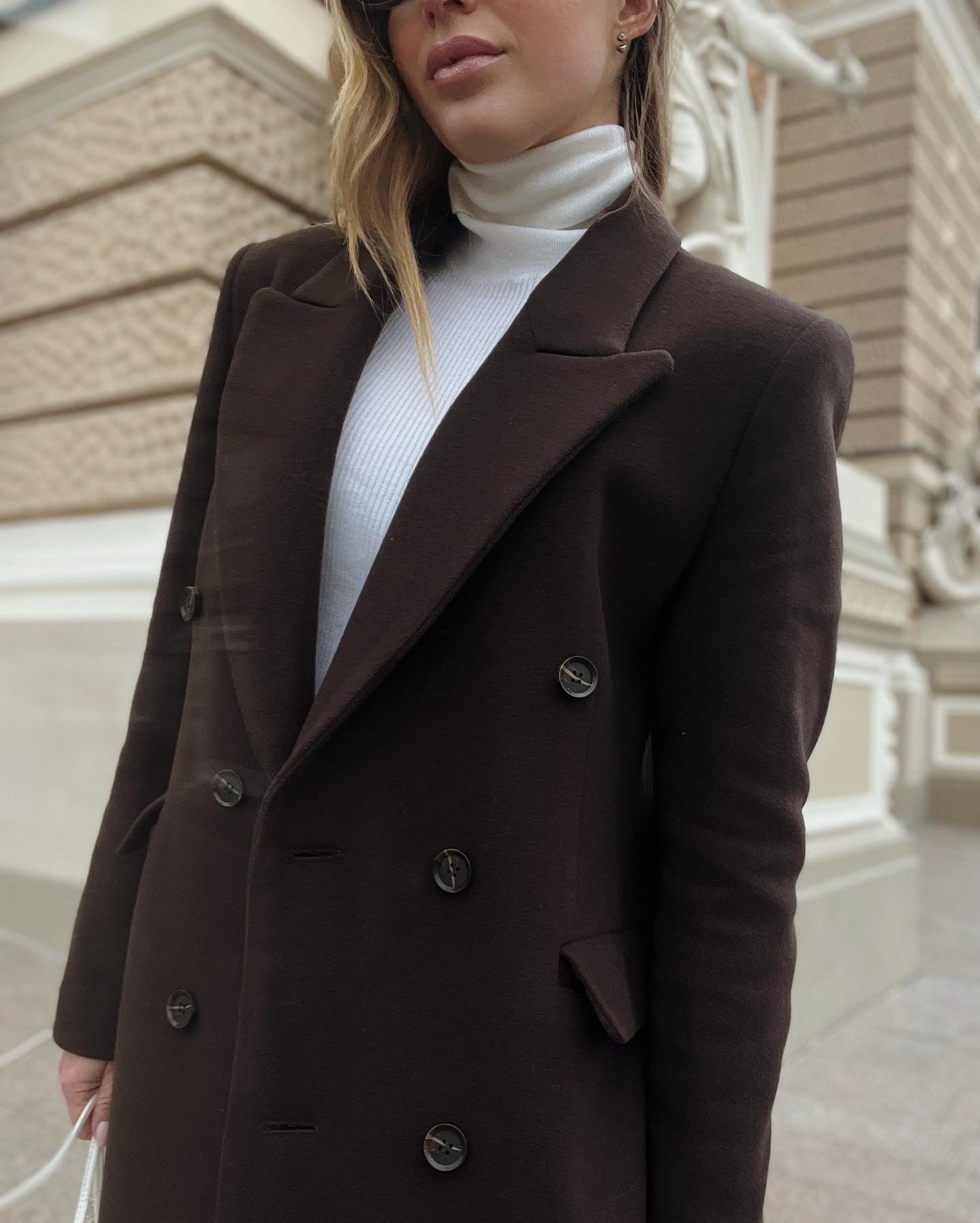 100% wool straight coat with accent shoulder