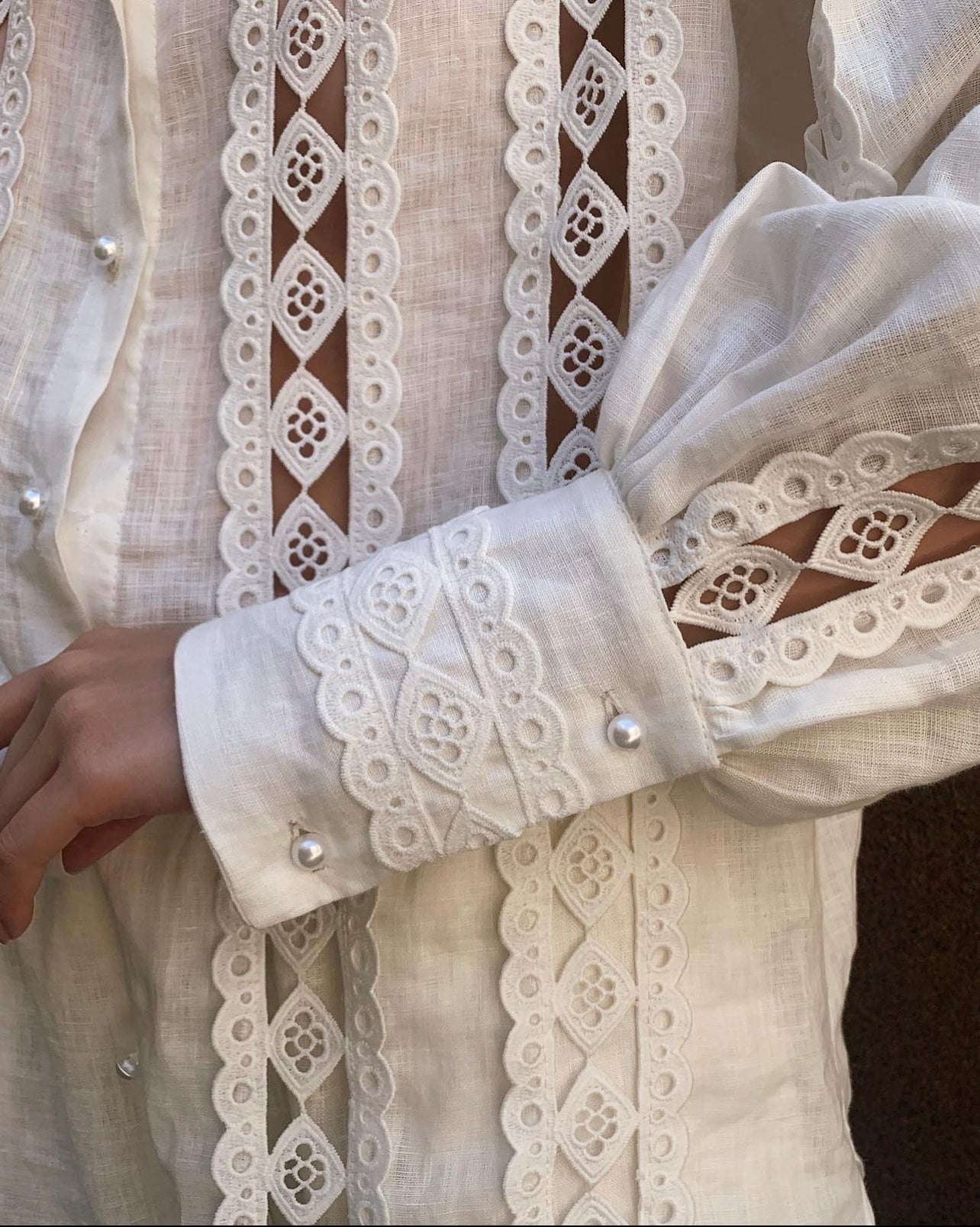 Linen shirt with lace
