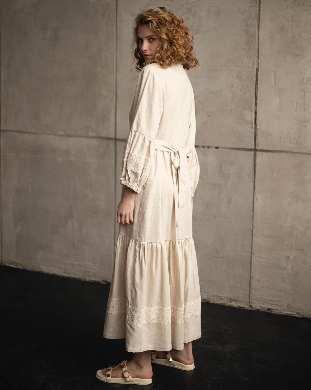 Linen oversized dress with lace